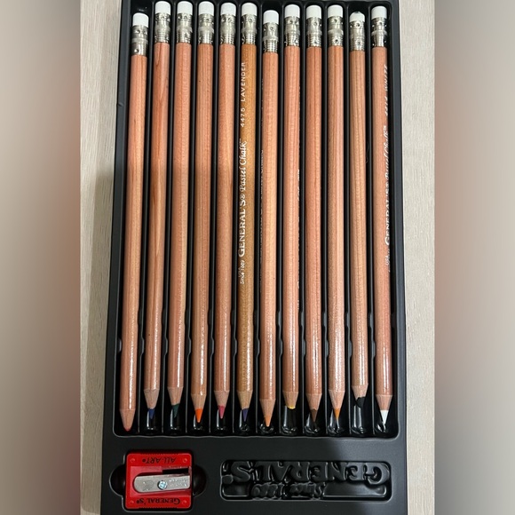 ART SUPPLIES - Picture 8 of 16